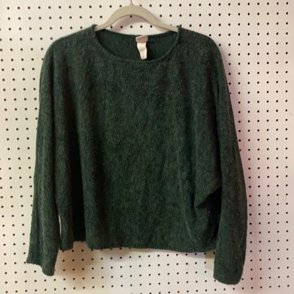 Green H&M sweater